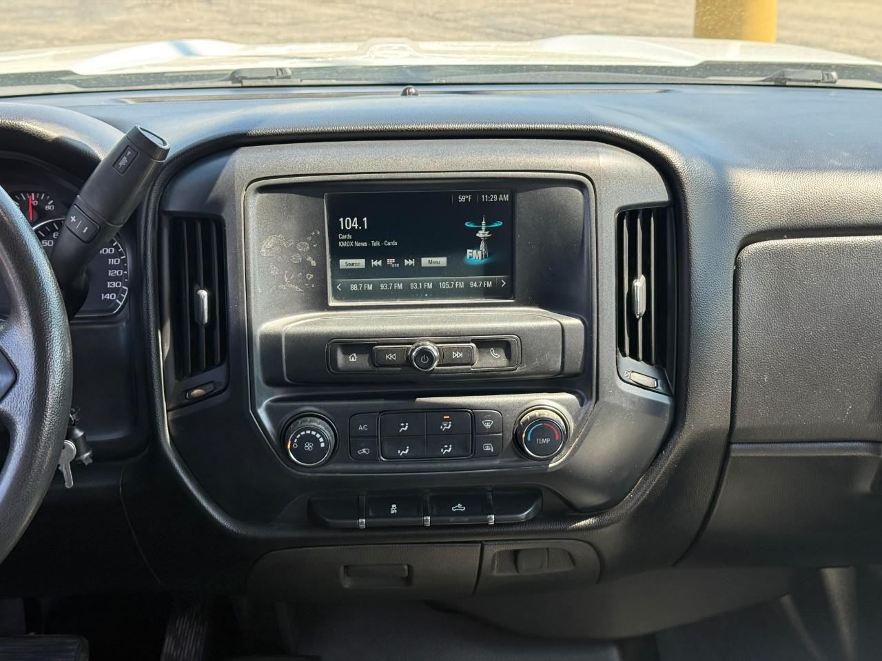 Chevrolet Silverado 1500 Vehicle Full-screen Gallery Image 13