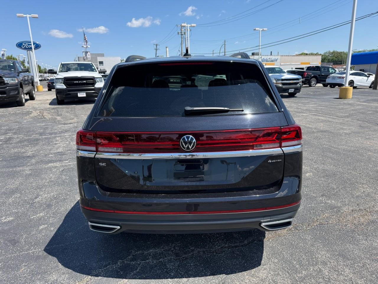 Volkswagen Atlas Vehicle Full-screen Gallery Image 08