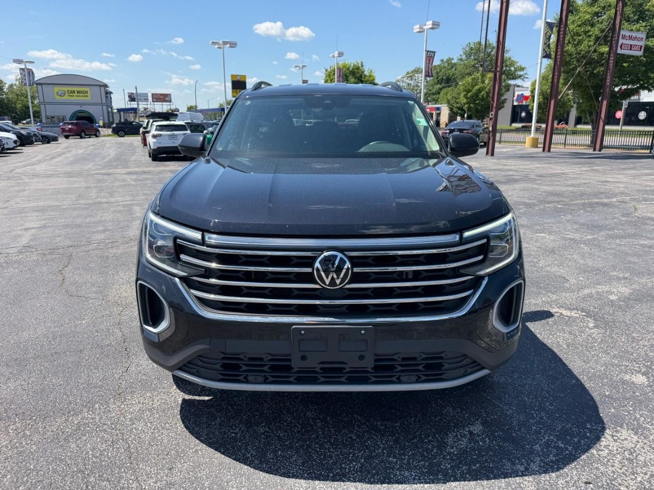 Volkswagen Atlas Vehicle Full-screen Gallery Image 09