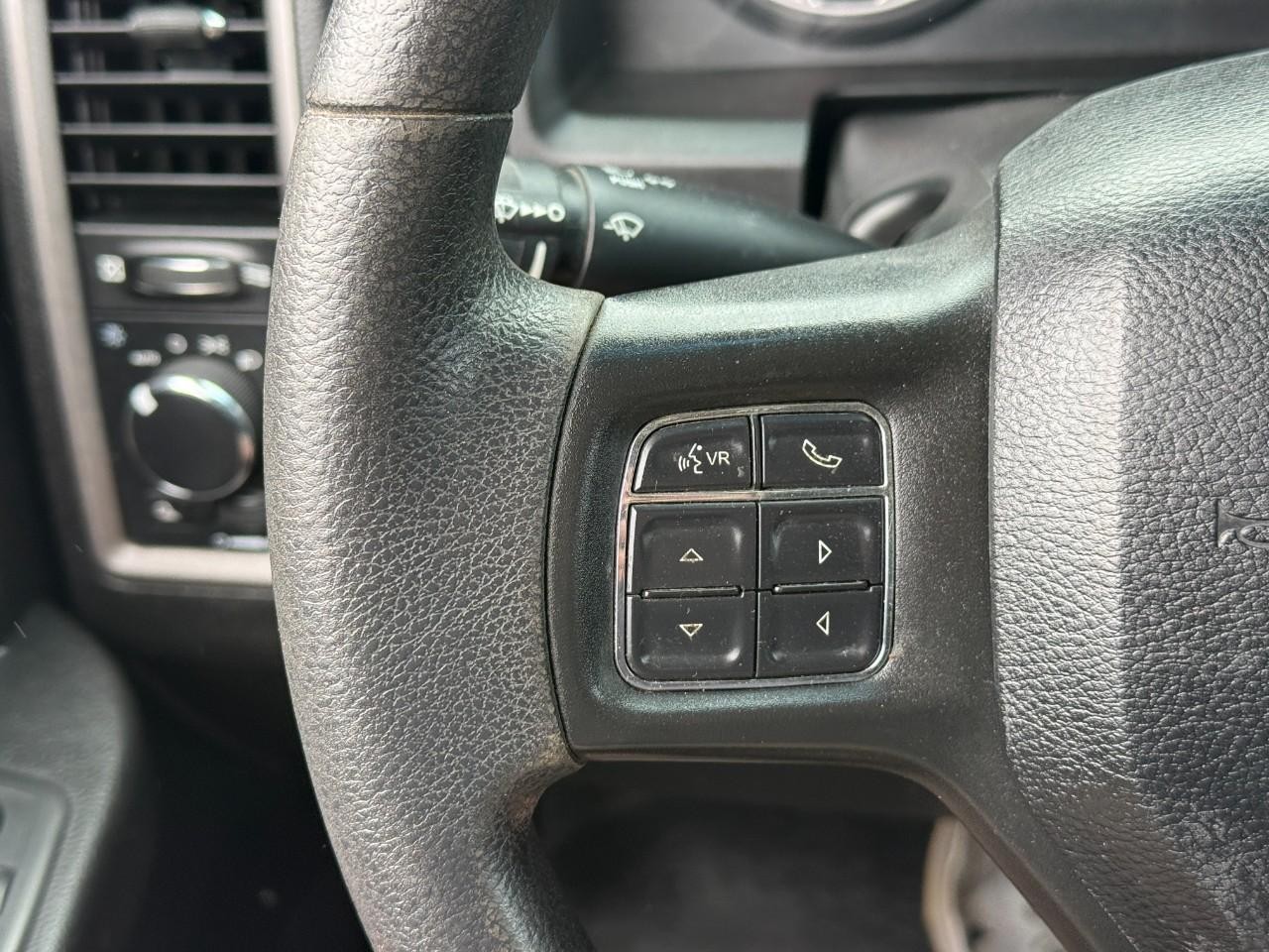Ram 1500 Classic Vehicle Full-screen Gallery Image 14