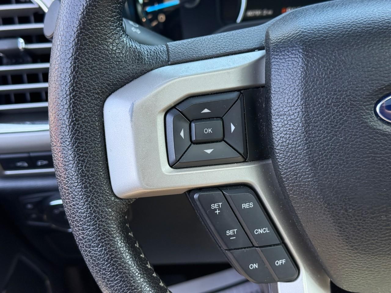 Ford F-150 Vehicle Full-screen Gallery Image 20