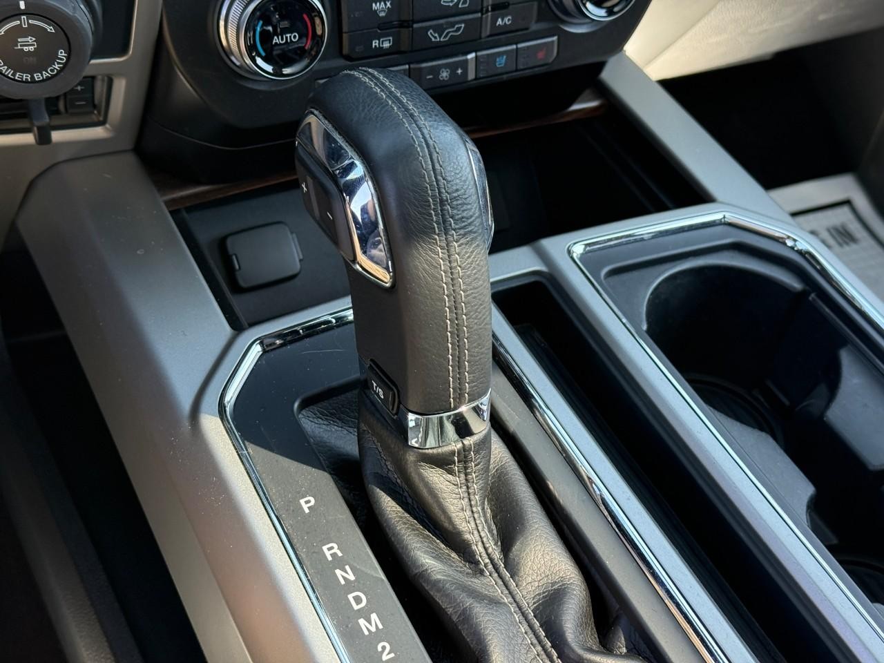 Ford F-150 Vehicle Full-screen Gallery Image 22