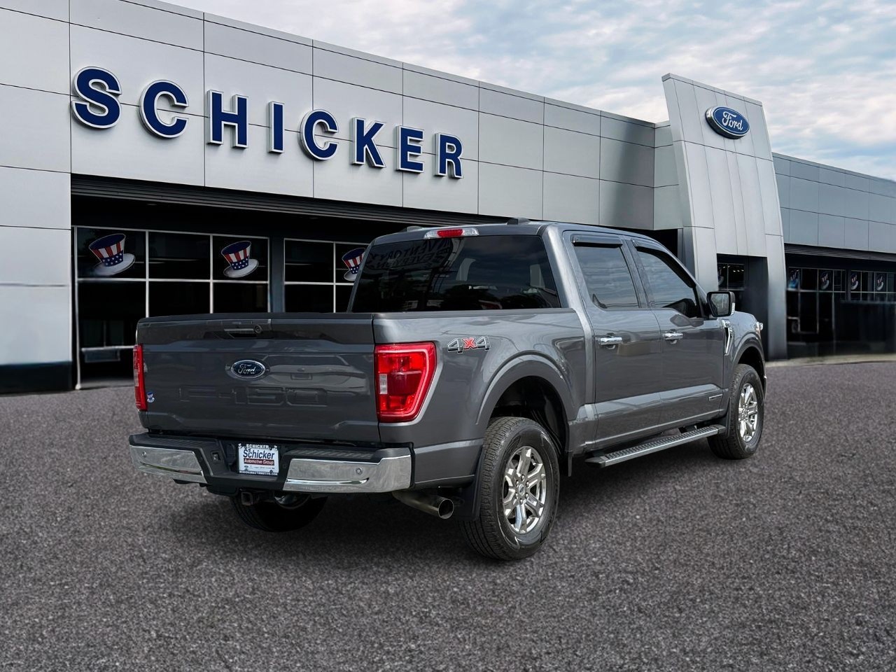 Ford F-150 Vehicle Full-screen Gallery Image 02