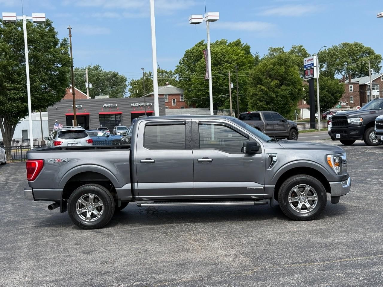 Ford F-150 Vehicle Full-screen Gallery Image 05