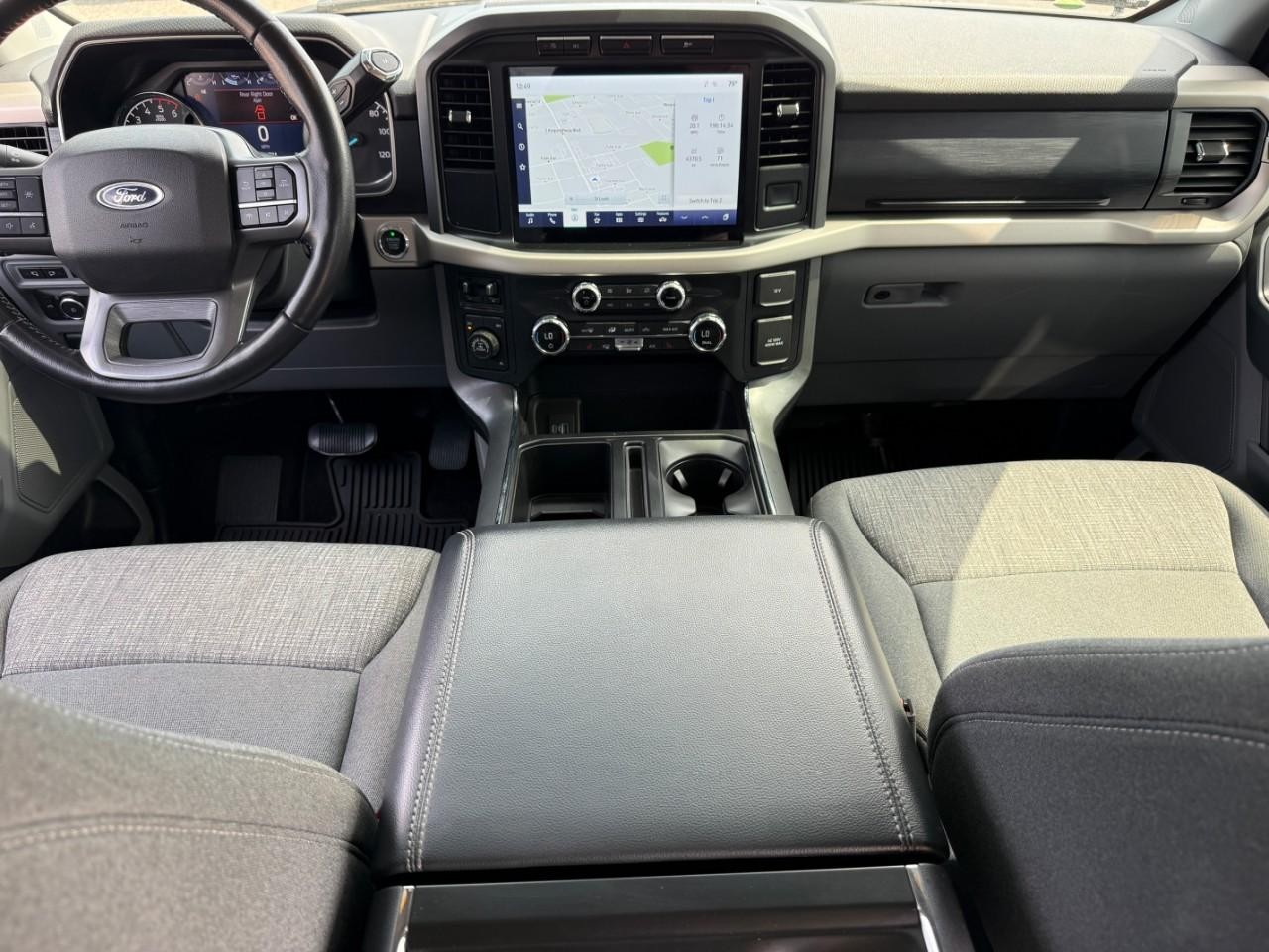 Ford F-150 Vehicle Full-screen Gallery Image 11