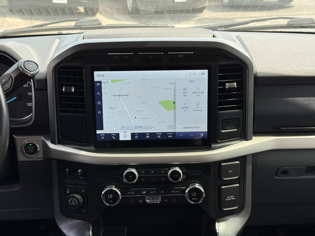 Ford F-150 Vehicle Full-screen Gallery Image 13