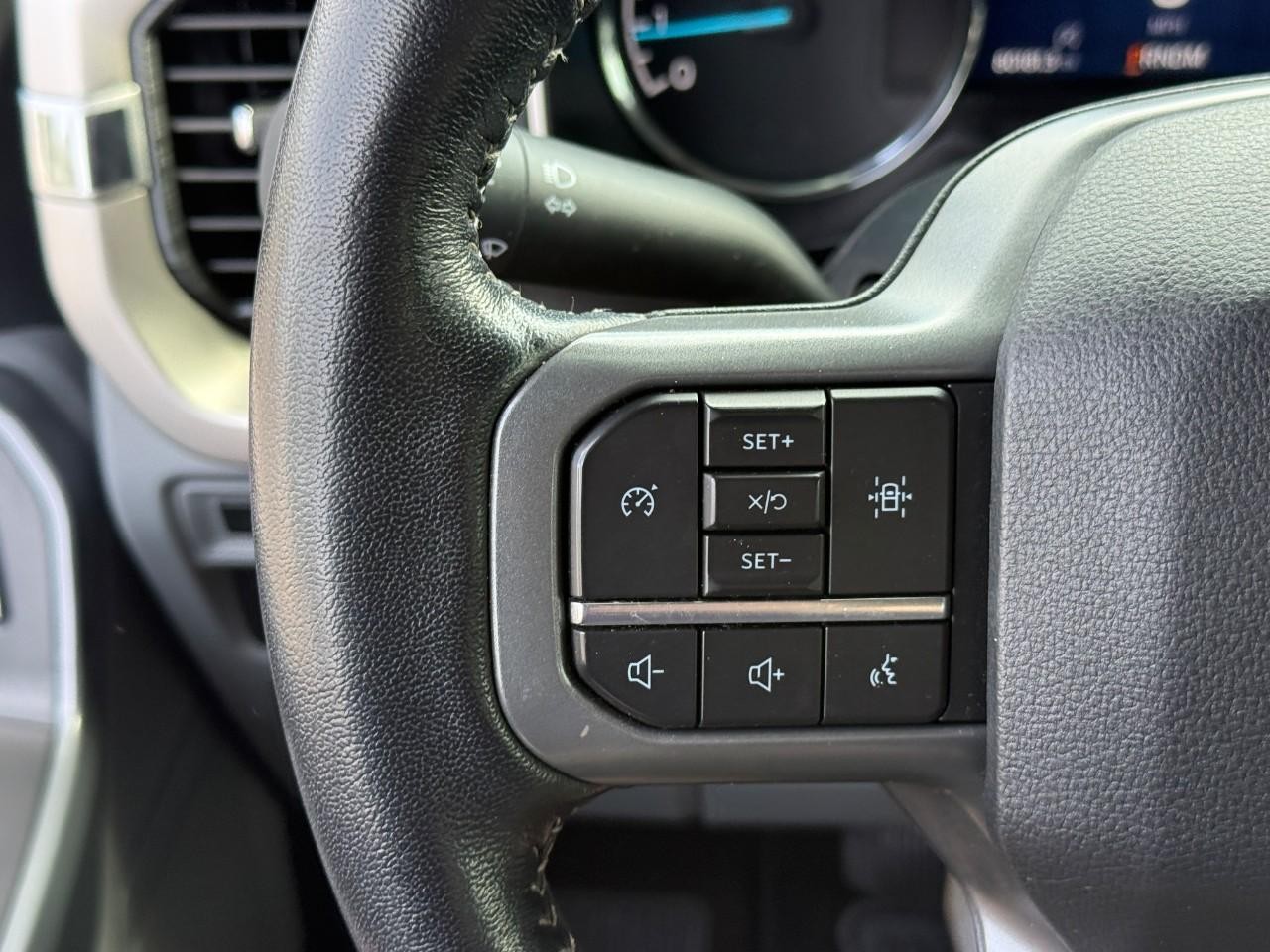 Ford F-150 Vehicle Full-screen Gallery Image 19