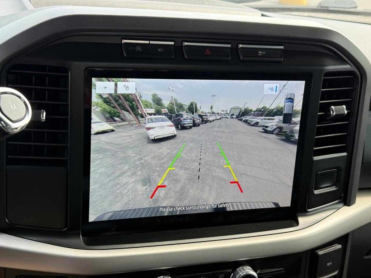 Ford F-150 Vehicle Full-screen Gallery Image 22