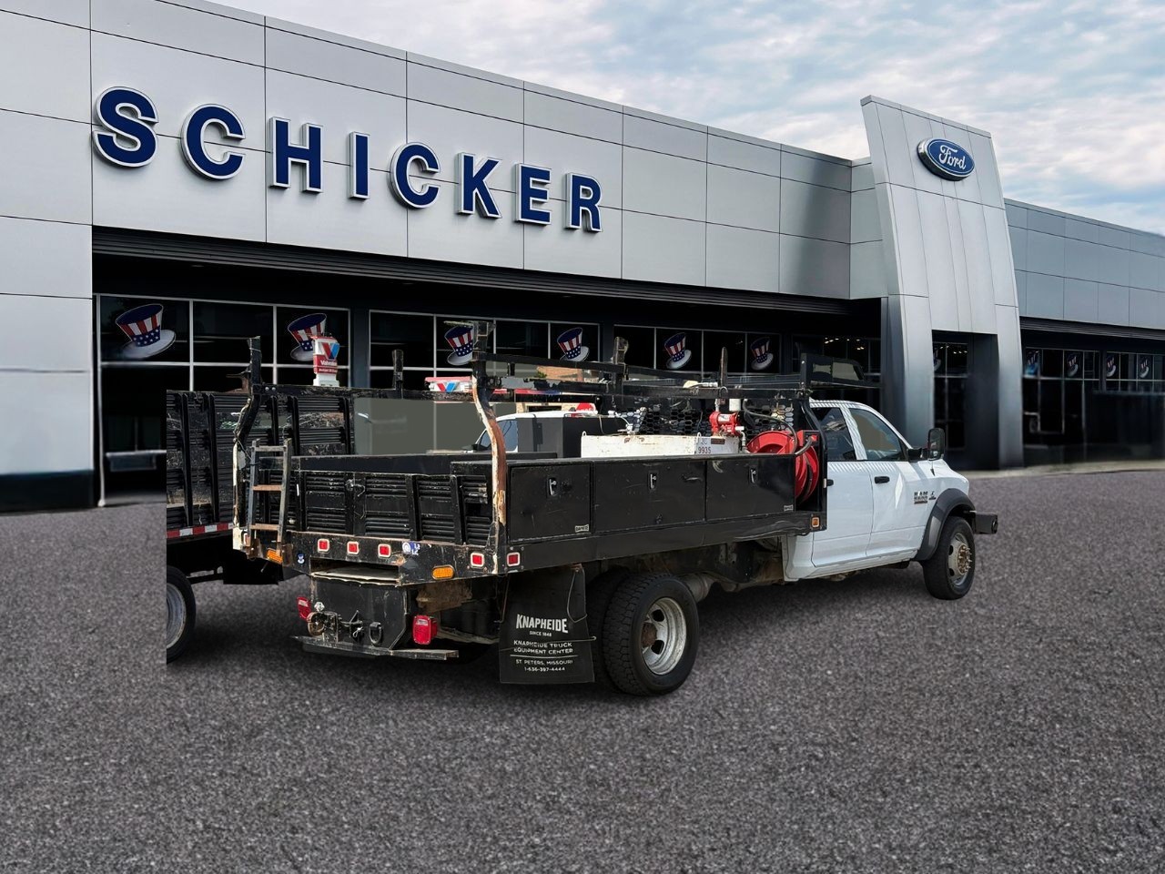 Ram 5500 Chassis Cab Vehicle Full-screen Gallery Image 02