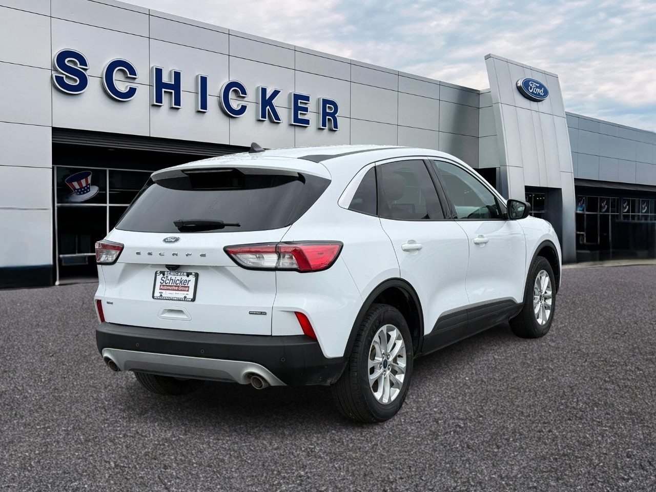 Ford Escape Vehicle Full-screen Gallery Image 02