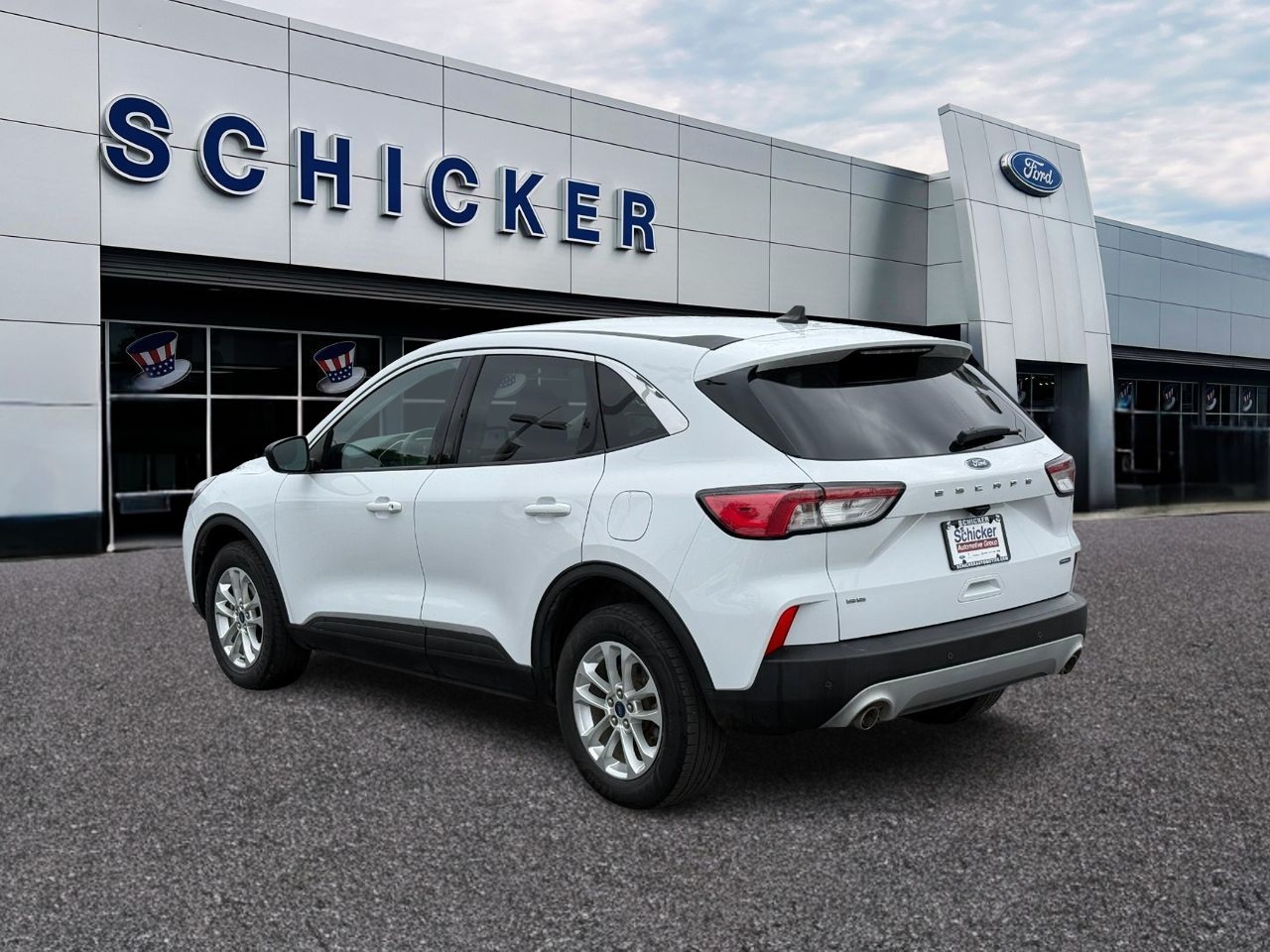 Ford Escape Vehicle Full-screen Gallery Image 03