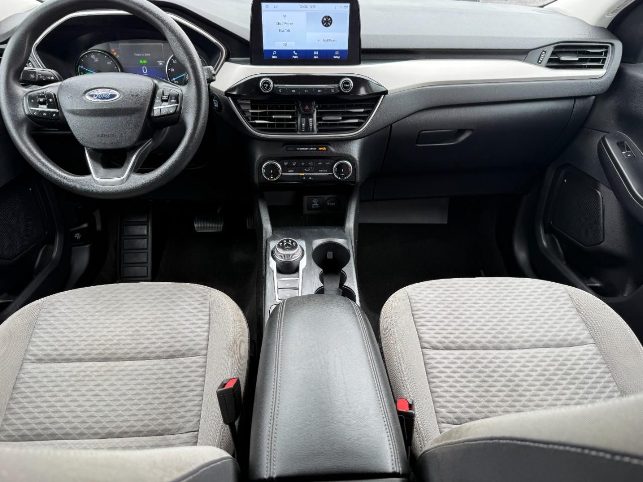 Ford Escape Vehicle Full-screen Gallery Image 11