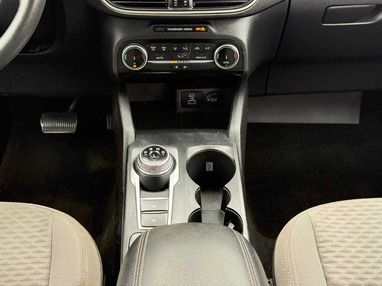 Ford Escape Vehicle Full-screen Gallery Image 15