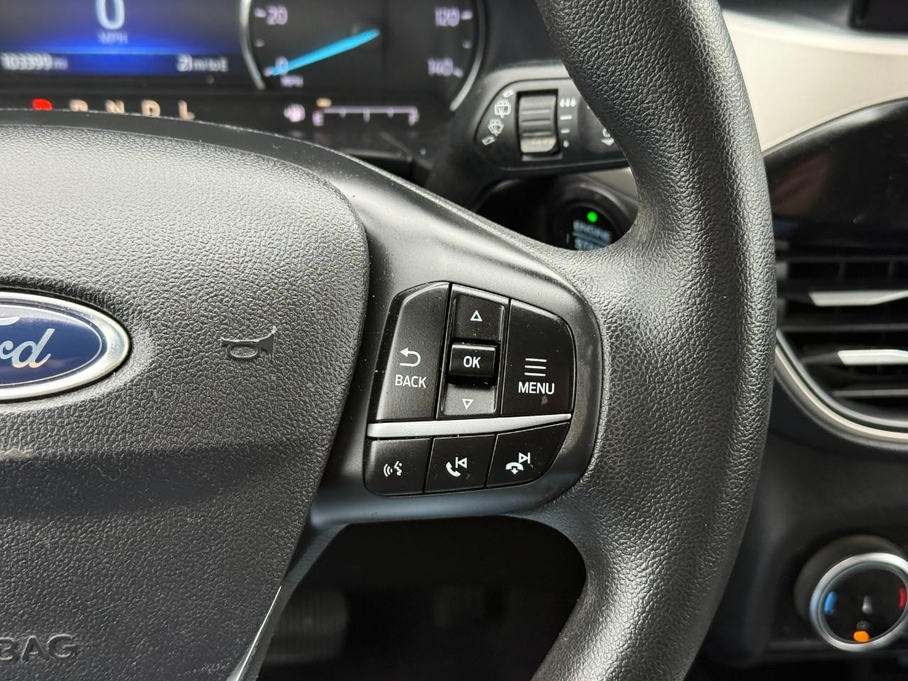 Ford Escape Vehicle Full-screen Gallery Image 20