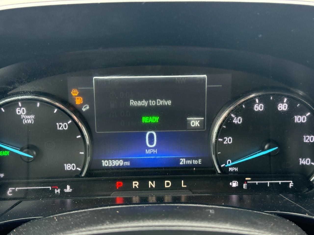 Ford Escape Vehicle Full-screen Gallery Image 21