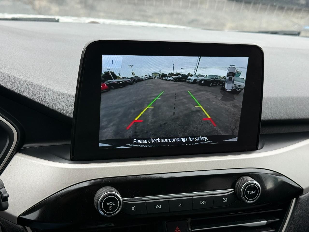 Ford Escape Vehicle Full-screen Gallery Image 24
