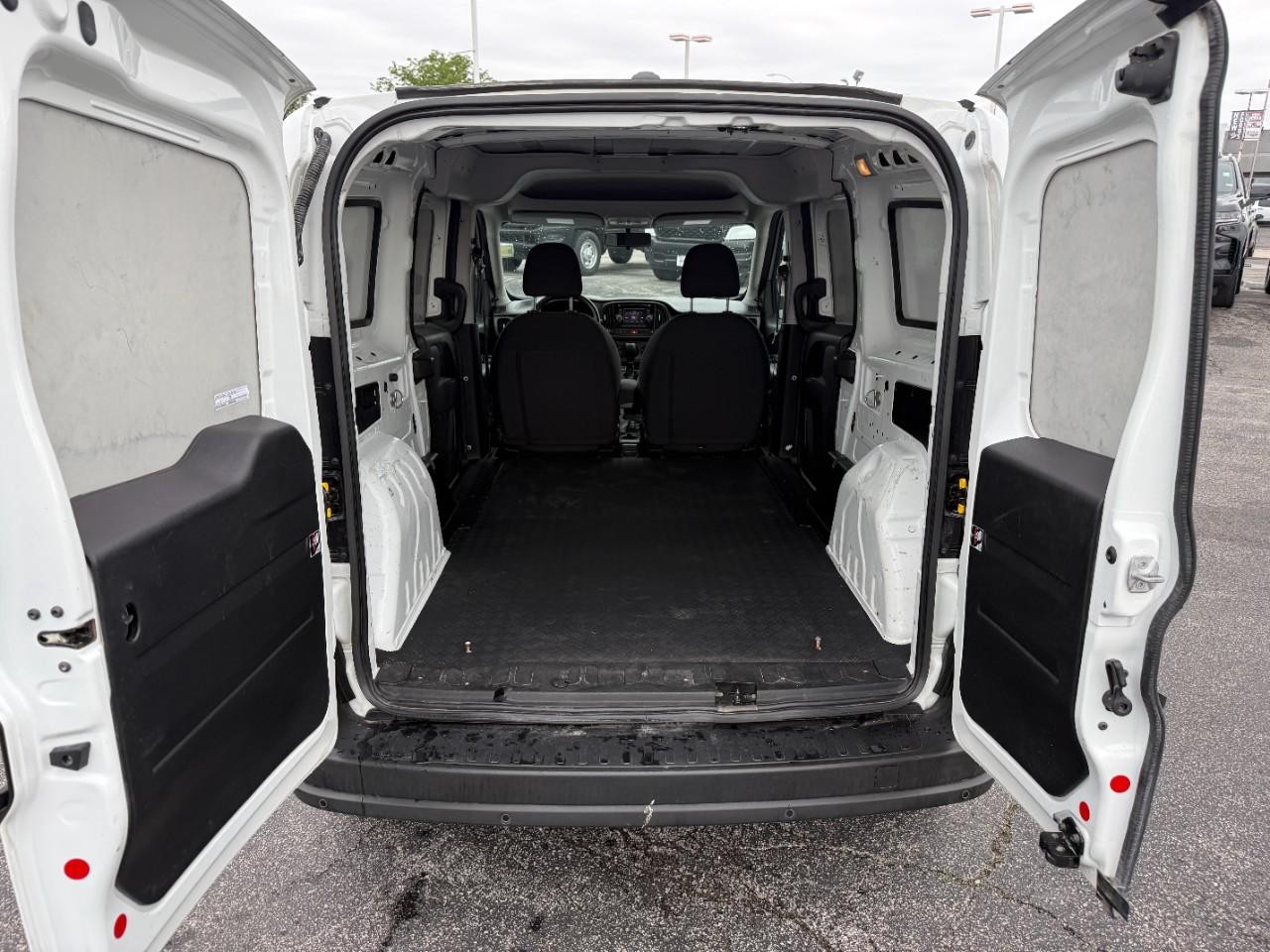 Ram ProMaster City Cargo Van Vehicle Full-screen Gallery Image 07