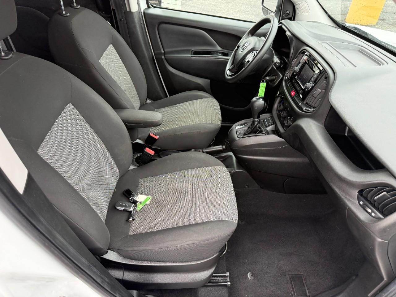 Ram ProMaster City Cargo Van Vehicle Full-screen Gallery Image 11