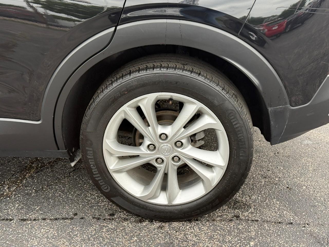 Buick Encore GX Vehicle Full-screen Gallery Image 06