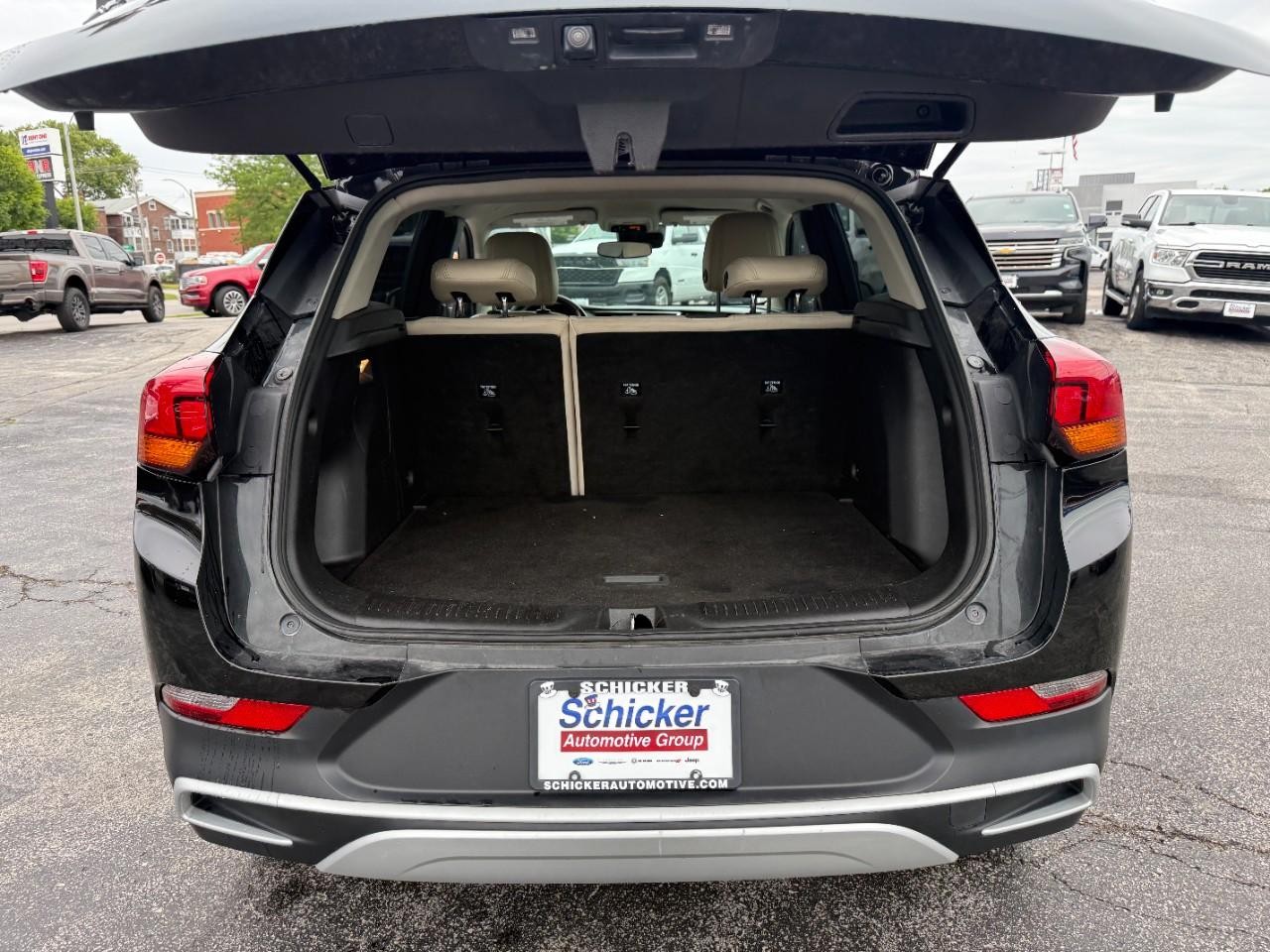 Buick Encore GX Vehicle Full-screen Gallery Image 07
