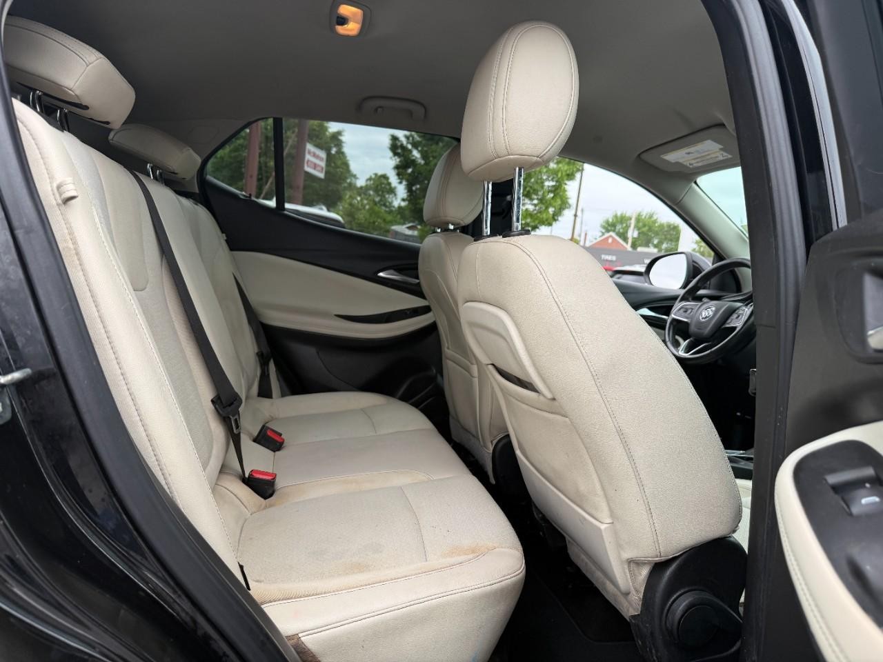 Buick Encore GX Vehicle Full-screen Gallery Image 10