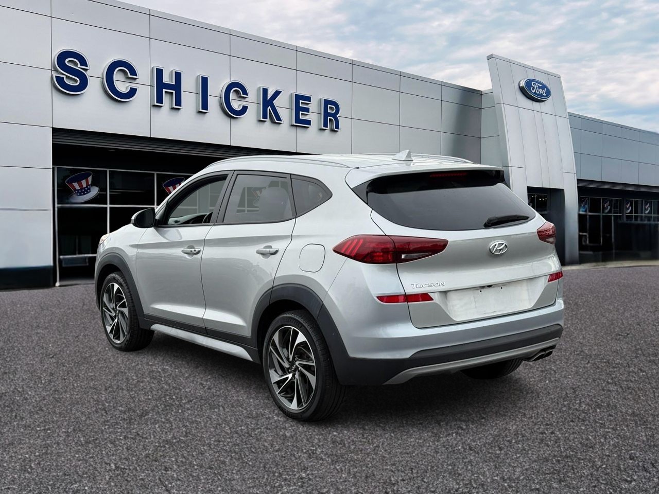 Hyundai Tucson Vehicle Full-screen Gallery Image 03