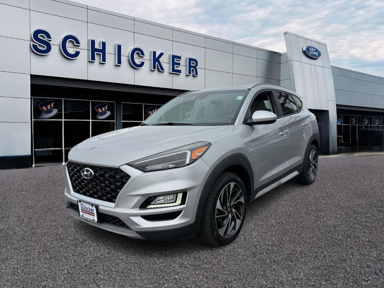 Hyundai Tucson Vehicle Full-screen Gallery Image 04