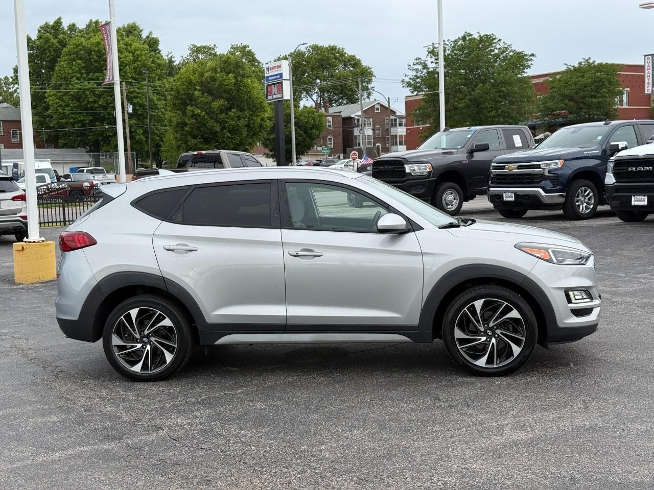 Hyundai Tucson Vehicle Full-screen Gallery Image 05