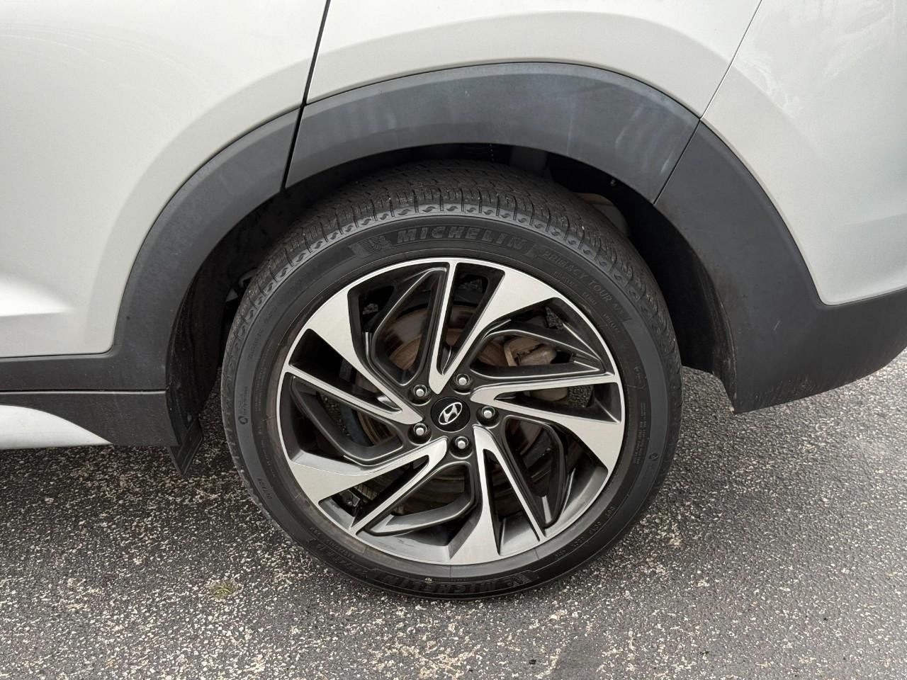 Hyundai Tucson Vehicle Full-screen Gallery Image 06
