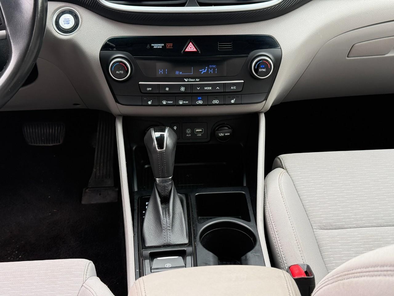 Hyundai Tucson Vehicle Full-screen Gallery Image 15