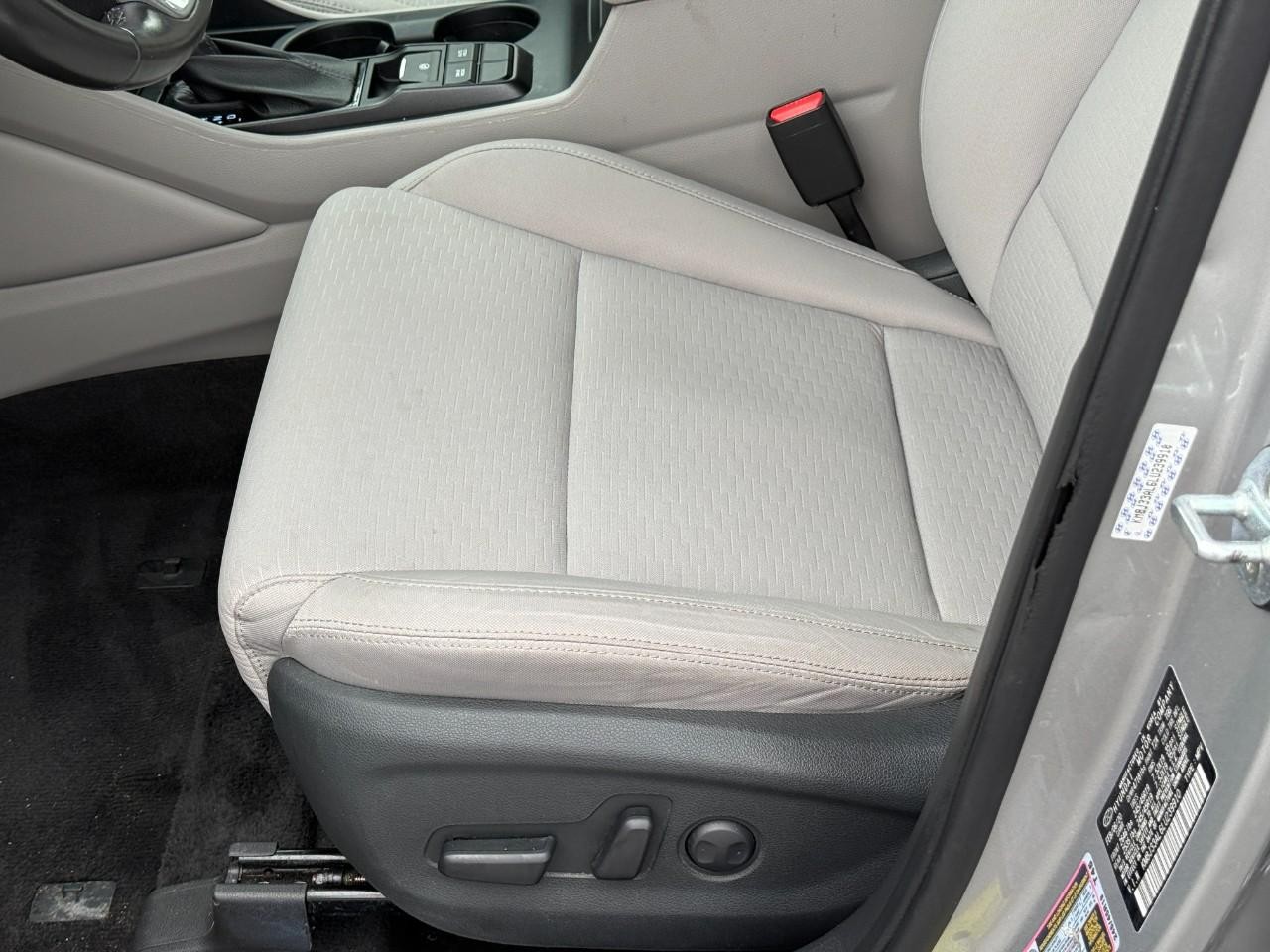 Hyundai Tucson Vehicle Full-screen Gallery Image 18