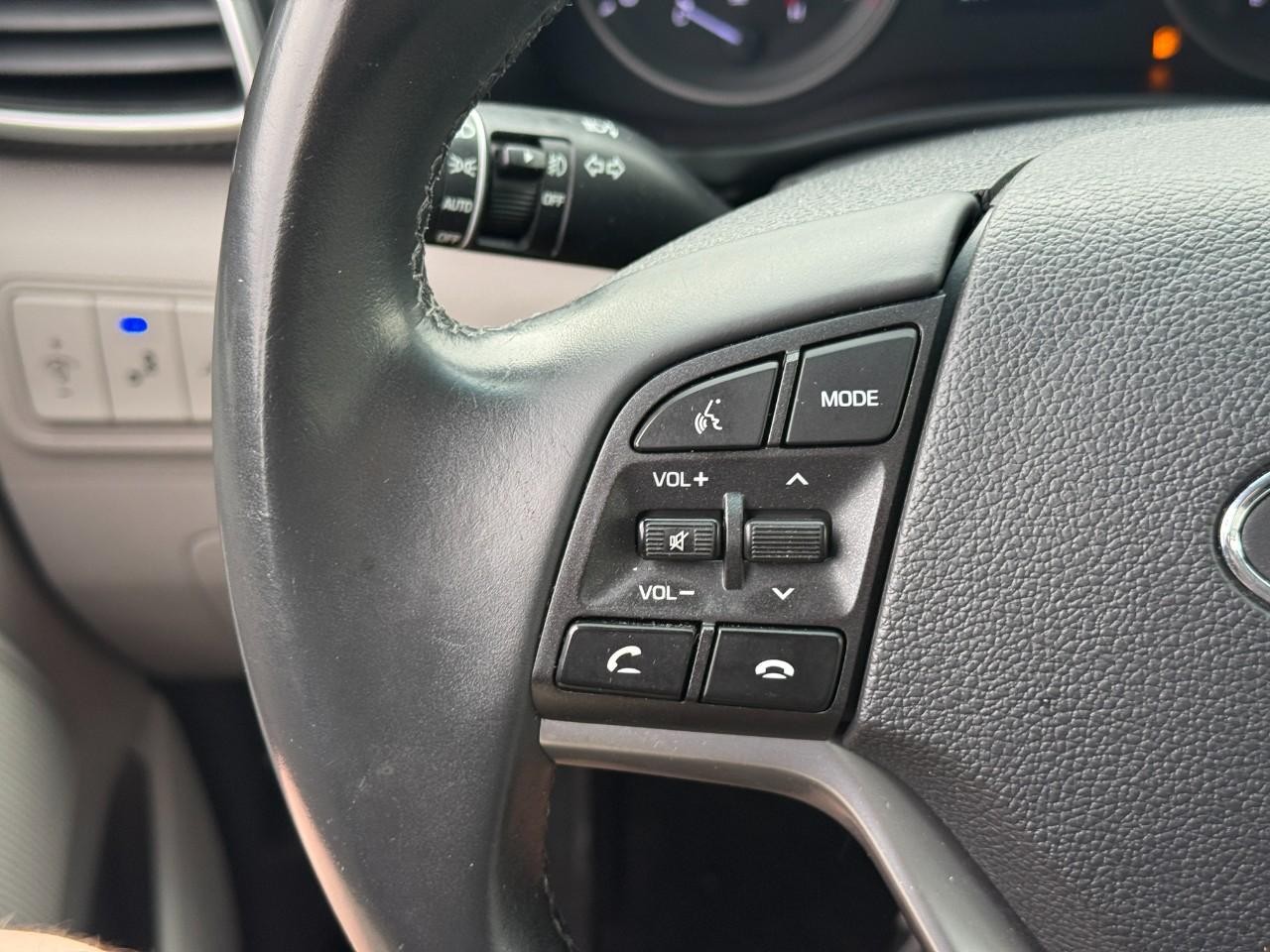 Hyundai Tucson Vehicle Full-screen Gallery Image 20