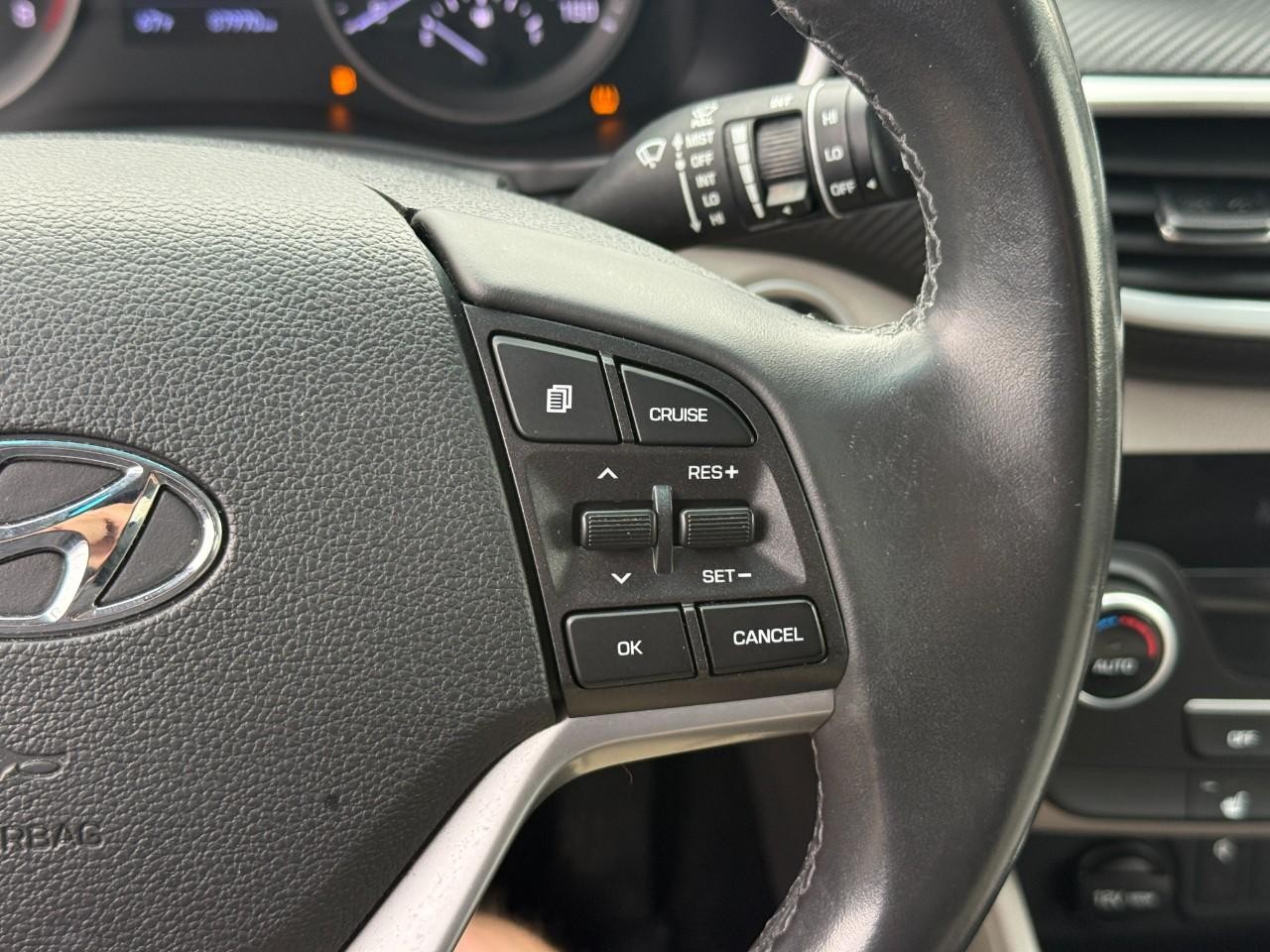 Hyundai Tucson Vehicle Full-screen Gallery Image 21