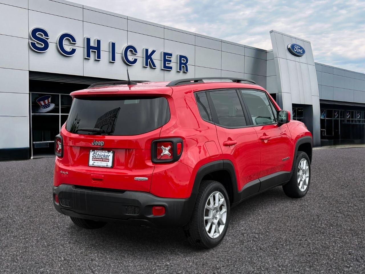 Jeep Renegade Vehicle Full-screen Gallery Image 02