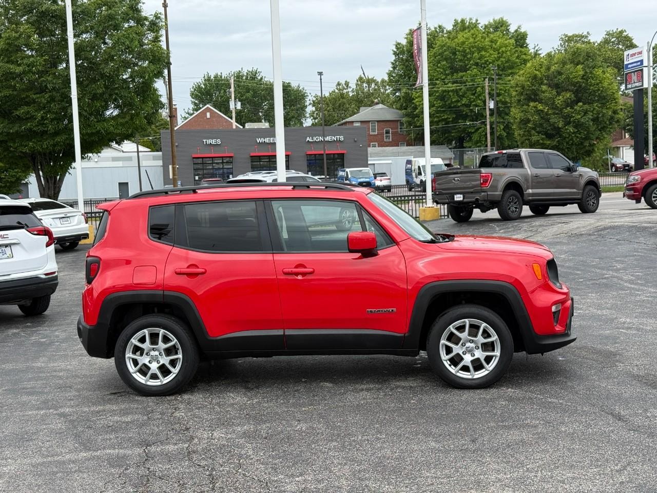 Jeep Renegade Vehicle Full-screen Gallery Image 05