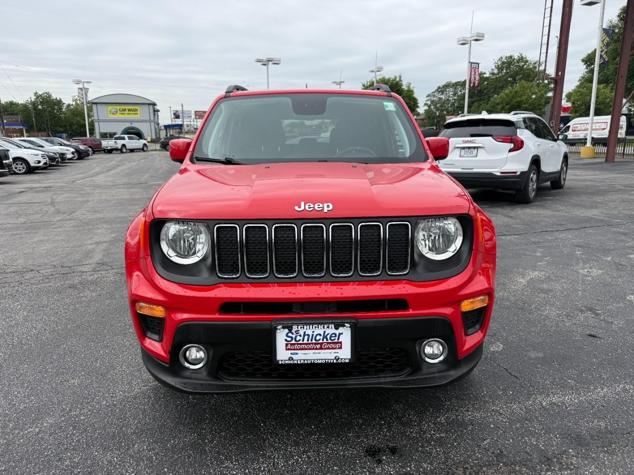 Jeep Renegade Vehicle Full-screen Gallery Image 10