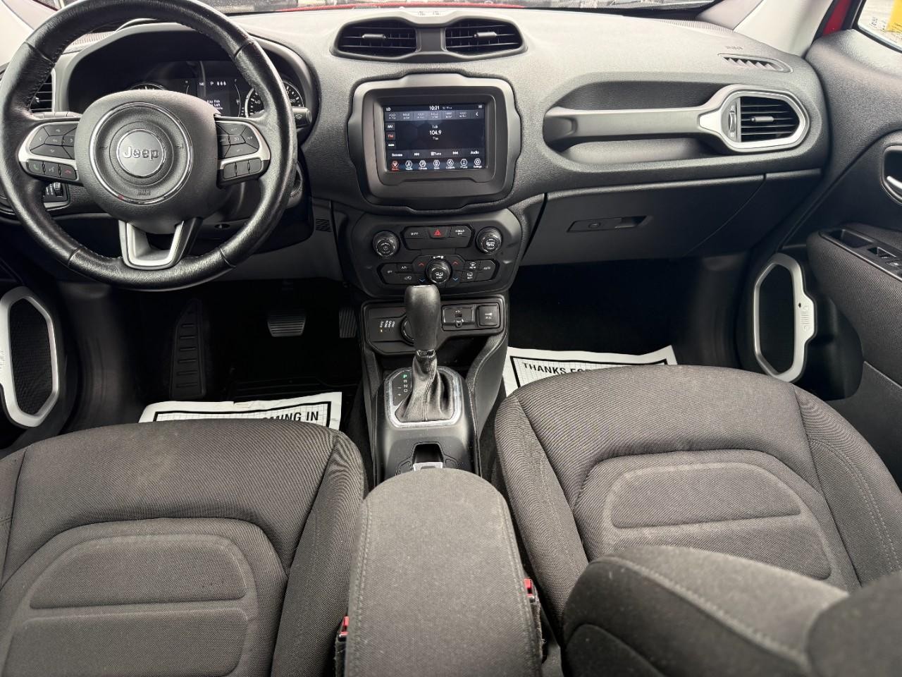 Jeep Renegade Vehicle Full-screen Gallery Image 12
