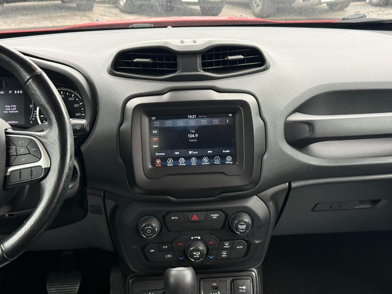 Jeep Renegade Vehicle Full-screen Gallery Image 14