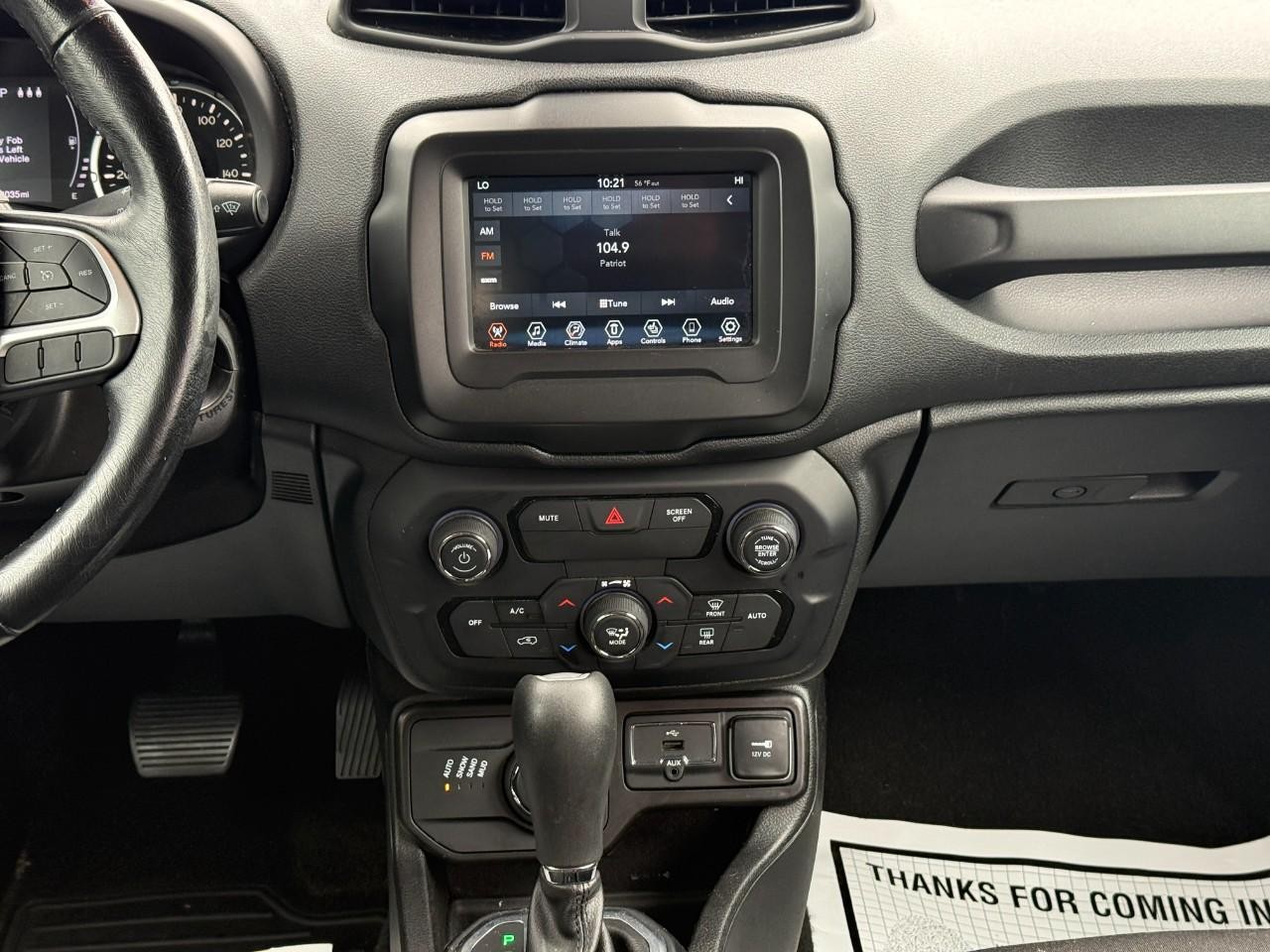 Jeep Renegade Vehicle Full-screen Gallery Image 15