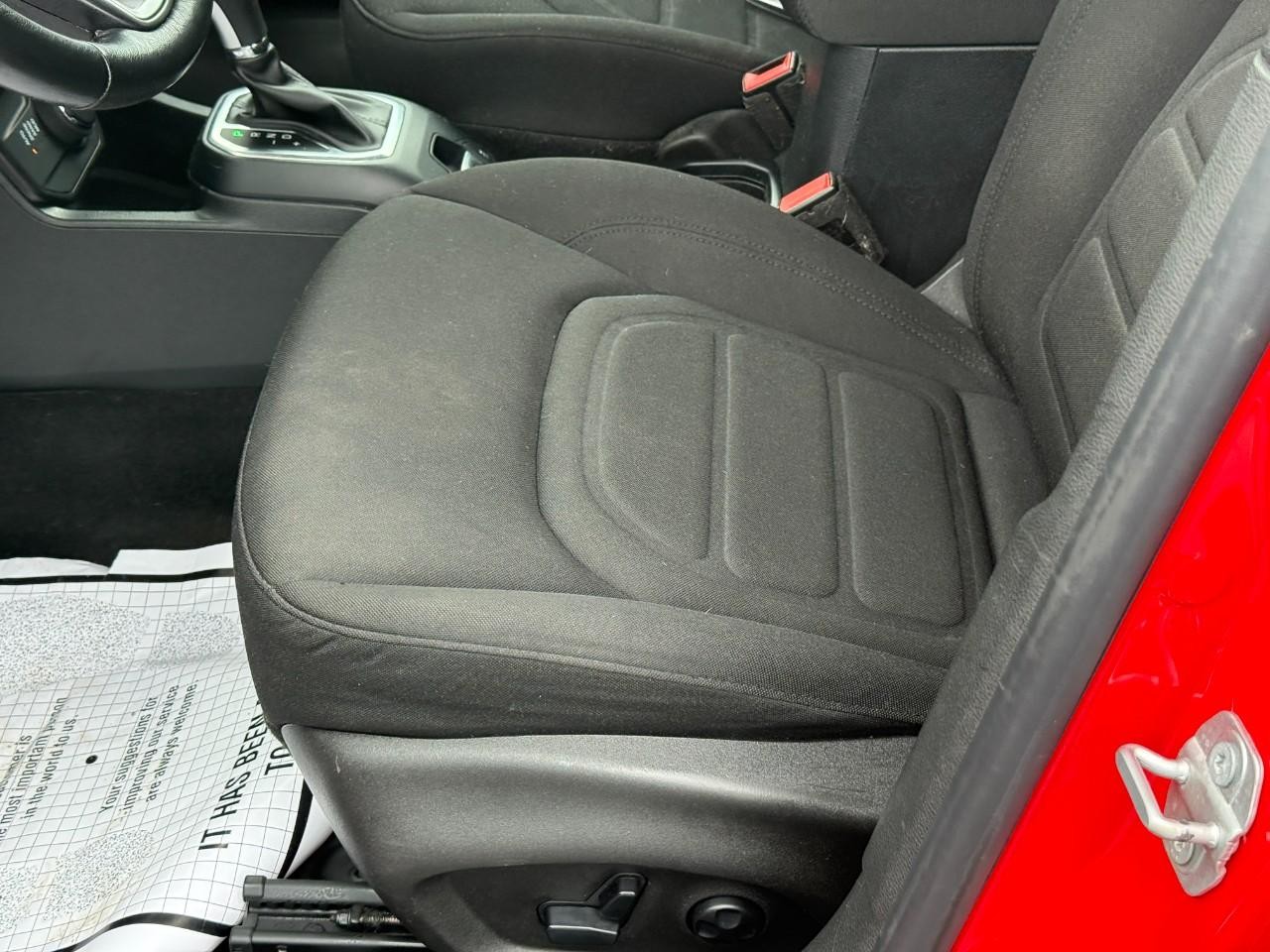 Jeep Renegade Vehicle Full-screen Gallery Image 18