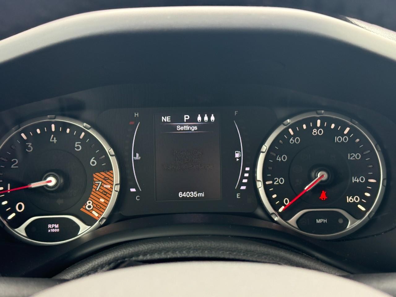Jeep Renegade Vehicle Full-screen Gallery Image 22