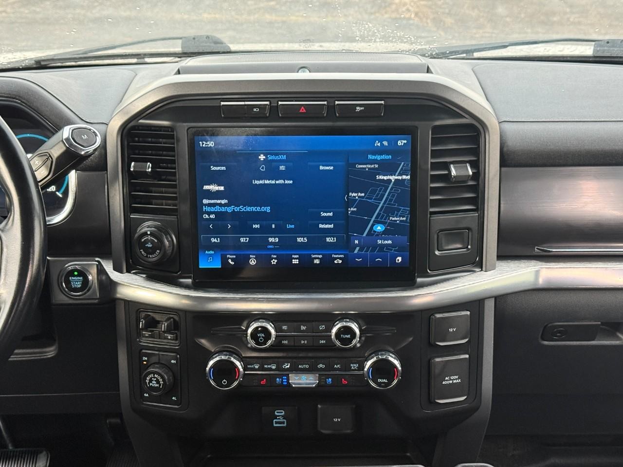 Ford F-150 Vehicle Full-screen Gallery Image 13