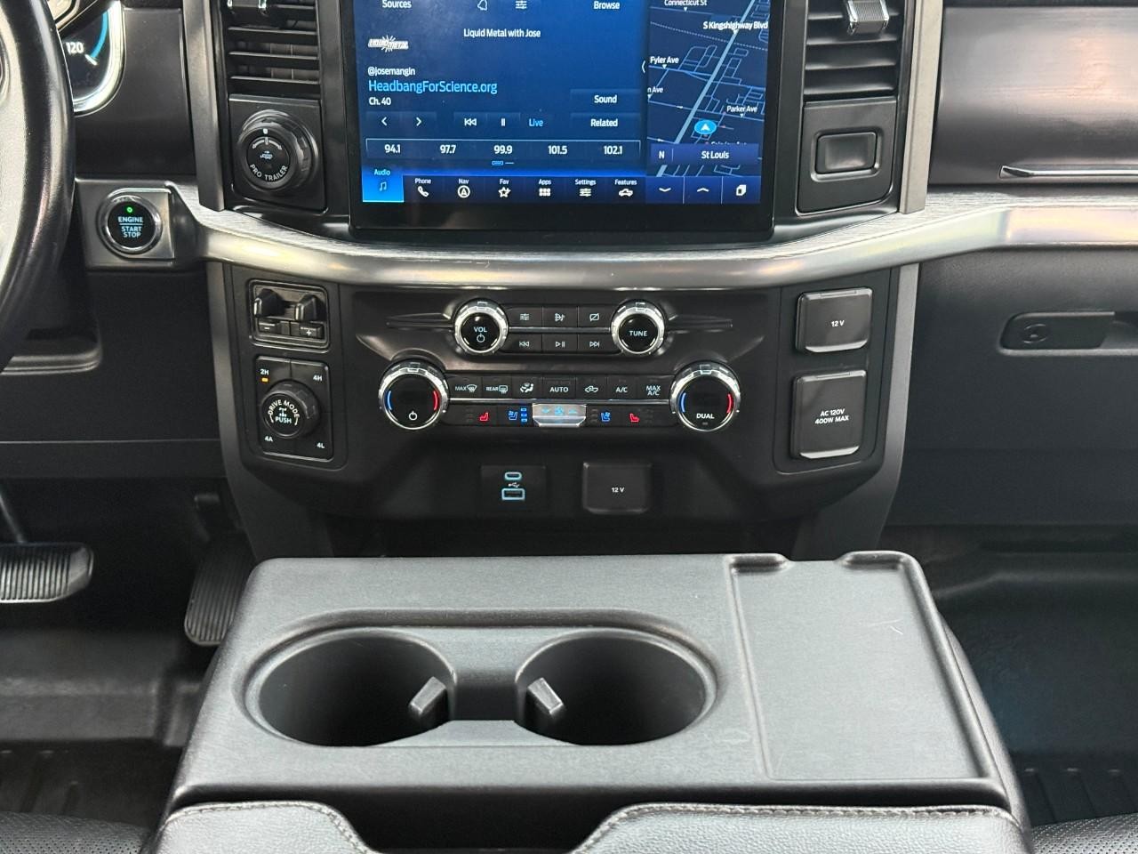 Ford F-150 Vehicle Full-screen Gallery Image 14