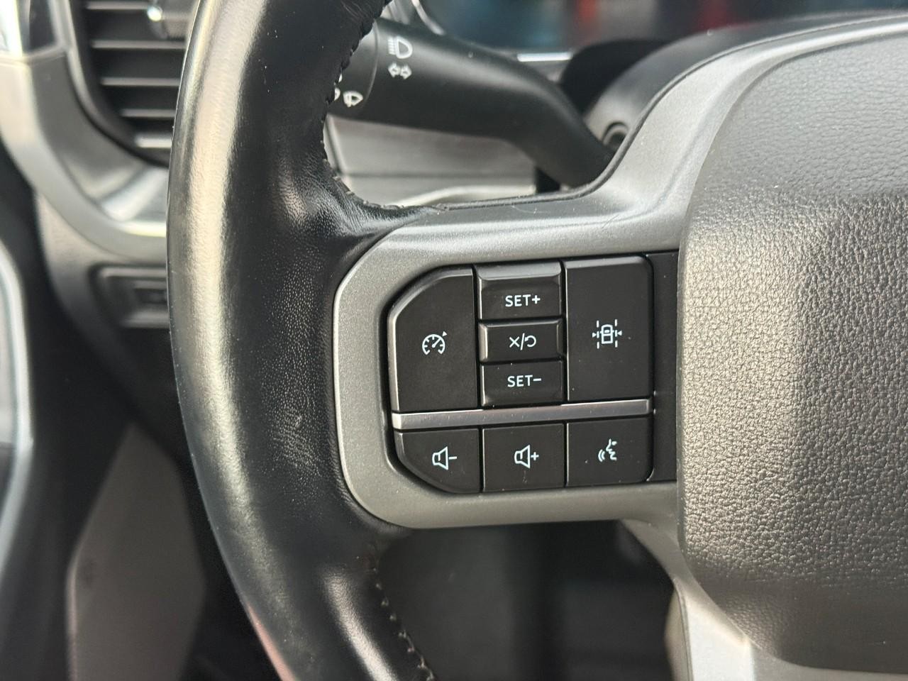Ford F-150 Vehicle Full-screen Gallery Image 19