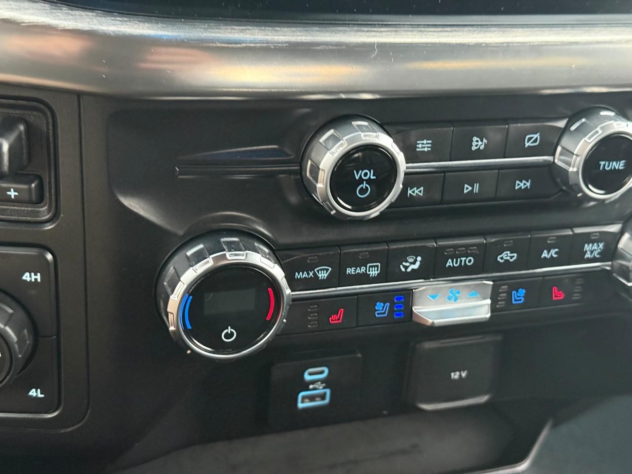 Ford F-150 Vehicle Full-screen Gallery Image 22