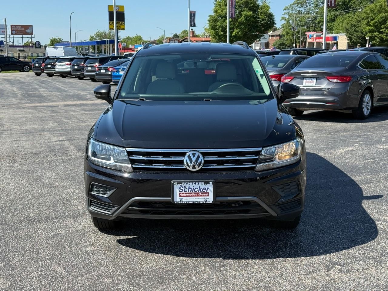 Volkswagen Tiguan Vehicle Full-screen Gallery Image 06
