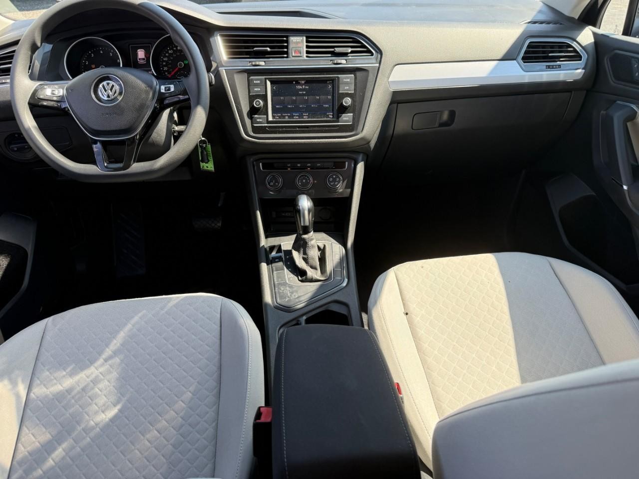 Volkswagen Tiguan Vehicle Full-screen Gallery Image 10