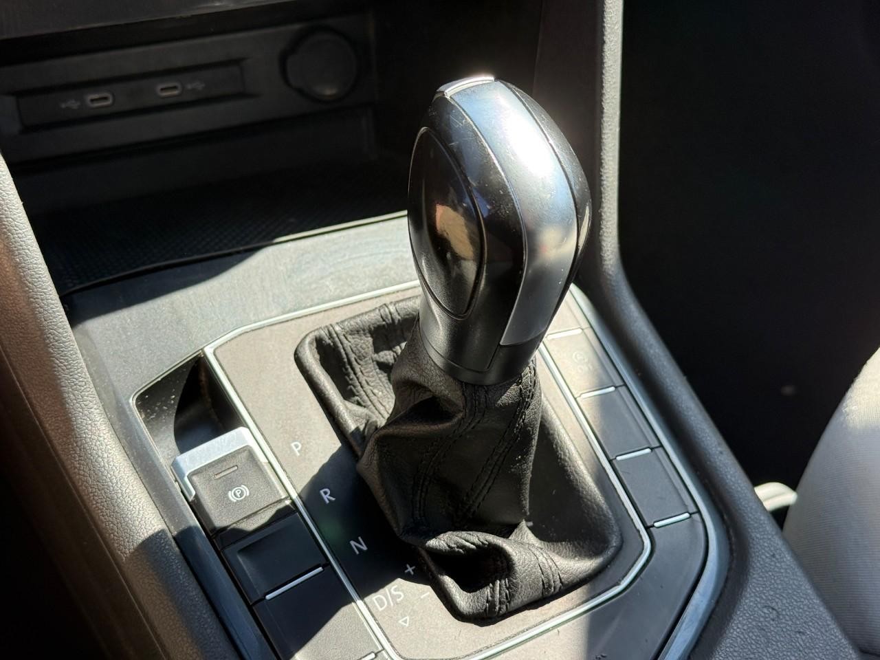 Volkswagen Tiguan Vehicle Full-screen Gallery Image 21