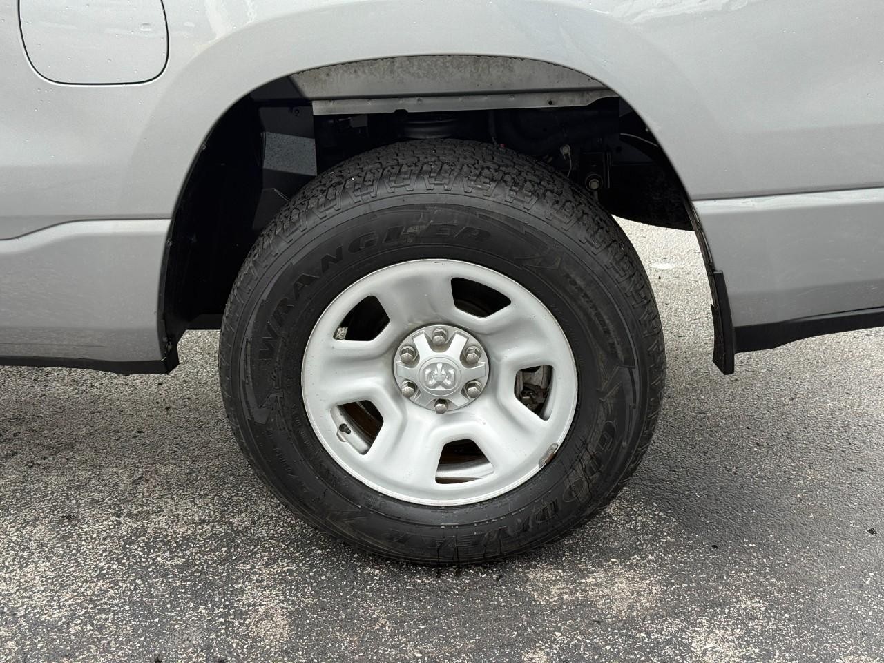 Ram 1500 Vehicle Full-screen Gallery Image 06