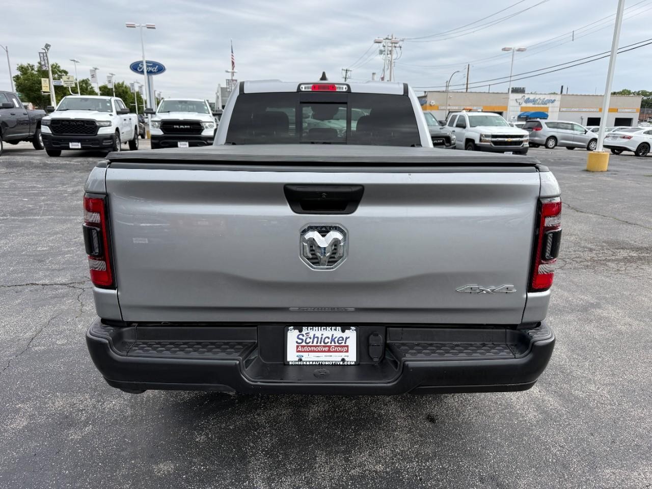 Ram 1500 Vehicle Full-screen Gallery Image 08